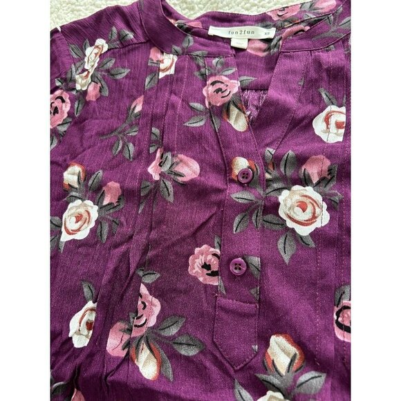 Fun2Fun Plum Floral Maley Pleated V-Neck 3/4 Sleeve Blouse Size XS - Picture 6 of 9